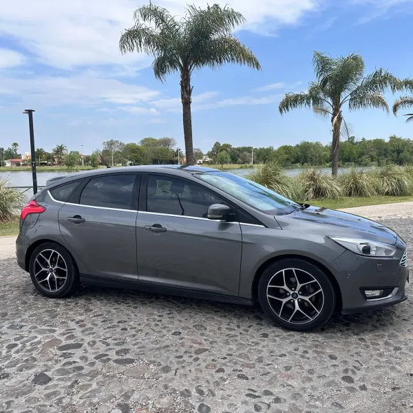 Foto de Ford Focus Titanium 2.0 AT 2017