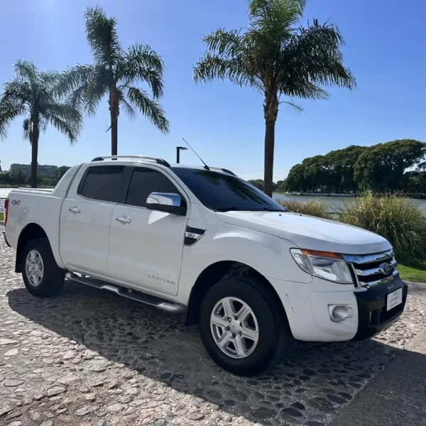 Ford Ranger 3.2 Limited 4x4  XLT AT 2014 usado en Villa María, Córdoba Foto 11