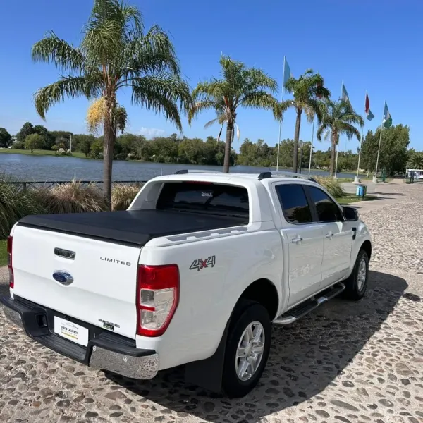 Ford Ranger 3.2 Limited 4x4  XLT AT 2014 usado en Villa María, Córdoba Foto 15