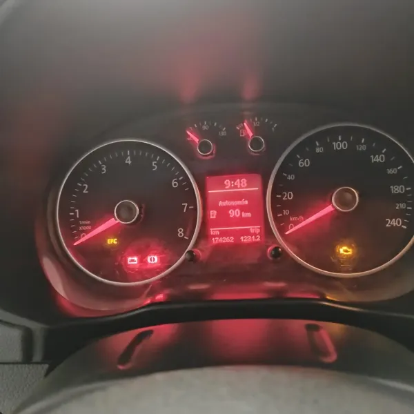 Volkswagen Voyage 1.6 2014 usado en Villa María, Córdoba Foto 3