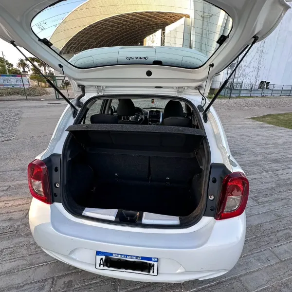 Nissan March 1.6 Advance Pure Drive 2018 usado en Villa María, Córdoba Foto 3