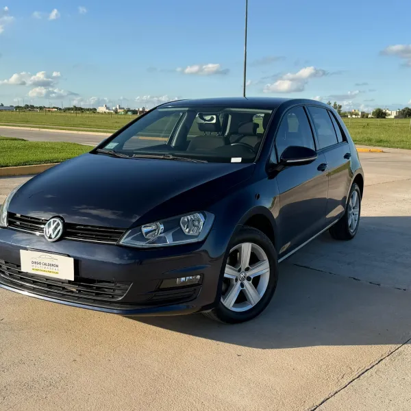 Foto de Volkswagen Golf FSI Trendline 2016