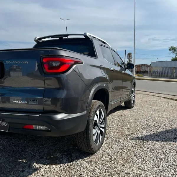 Fiat Toro Volcano 4x4 AT 2025 usado en Villa Nueva, Córdoba Foto 2
