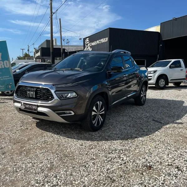 Fiat Toro Volcano 4x4 AT 2025 usado en Villa Nueva, Córdoba Foto 4