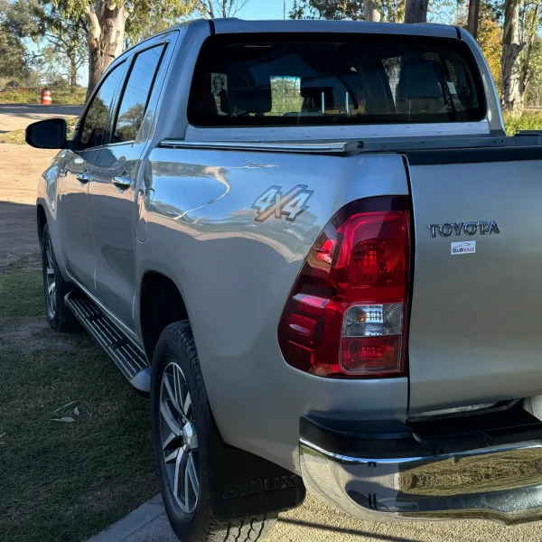 Toyota Hilux SRX 4x4 MT 2016 usado en Villa María, Córdoba Foto 9