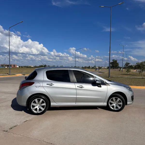 Peugeot 308 1.6 Allure 2017 usado en Villa María, Córdoba Foto 8