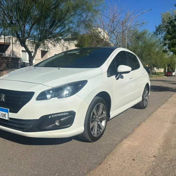 Peugeot 308 Feline THP Tiptronic 2020 usado en Córdoba Capital, Córdoba Foto 3