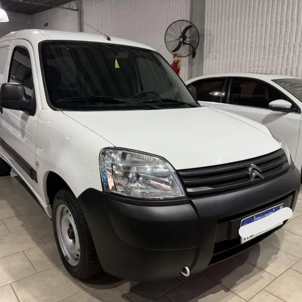Citroën Berlingo Business 1.4 Furgon 2024 usado en Villa María, Córdoba Foto 3