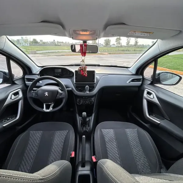 Peugeot 208 Allure 1.6 2019 usado en Villa María, Córdoba Foto 2