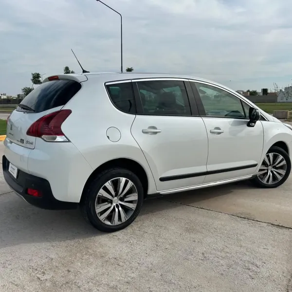 Peugeot 3008 Feline 1.6 2017 usado en Villa María, Córdoba Foto 8