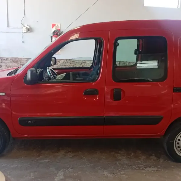 Renault Kangoo Confort PH3 5 asientos 2017 usado en Villa María, Córdoba Foto 5